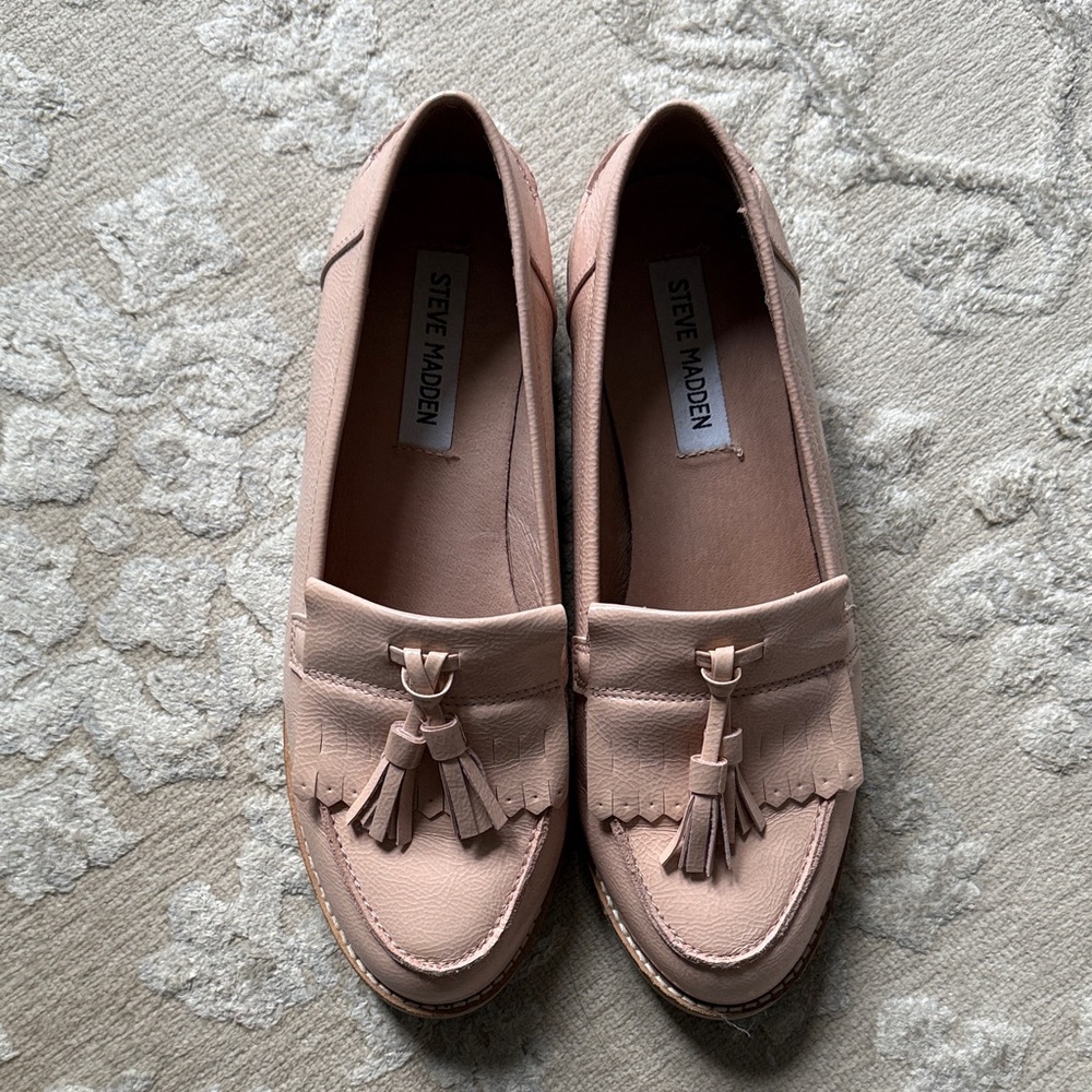 Steve Madden Pink Tassel Loafers, size 8, EUC